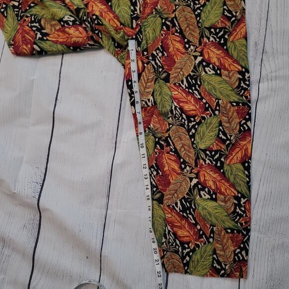 Chico's  Size 0 US S 100% Linen Tropical Straight Leg Cropped Pants Vacation - Picture 8 of 9